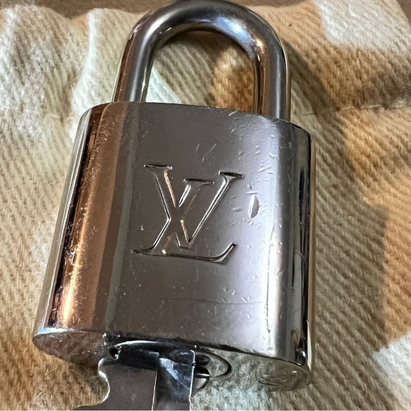 Louis Vuitton Rare Authintic Silver Lock & Keys #439 Comes w/ 2 Silver Keys - Picture 1 of 8